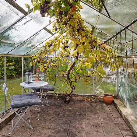 Country Idyll With Wilderness Bath And Sauna, Farm stay