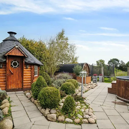 Country Idyll With Wilderness Bath And Sauna, Farm stay Haderslev