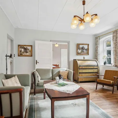 Country Idyll With Wilderness Bath And Sauna, Farm stay