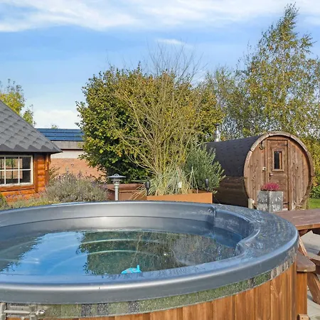 Country Idyll With Wilderness Bath And Sauna, ハザスレウ